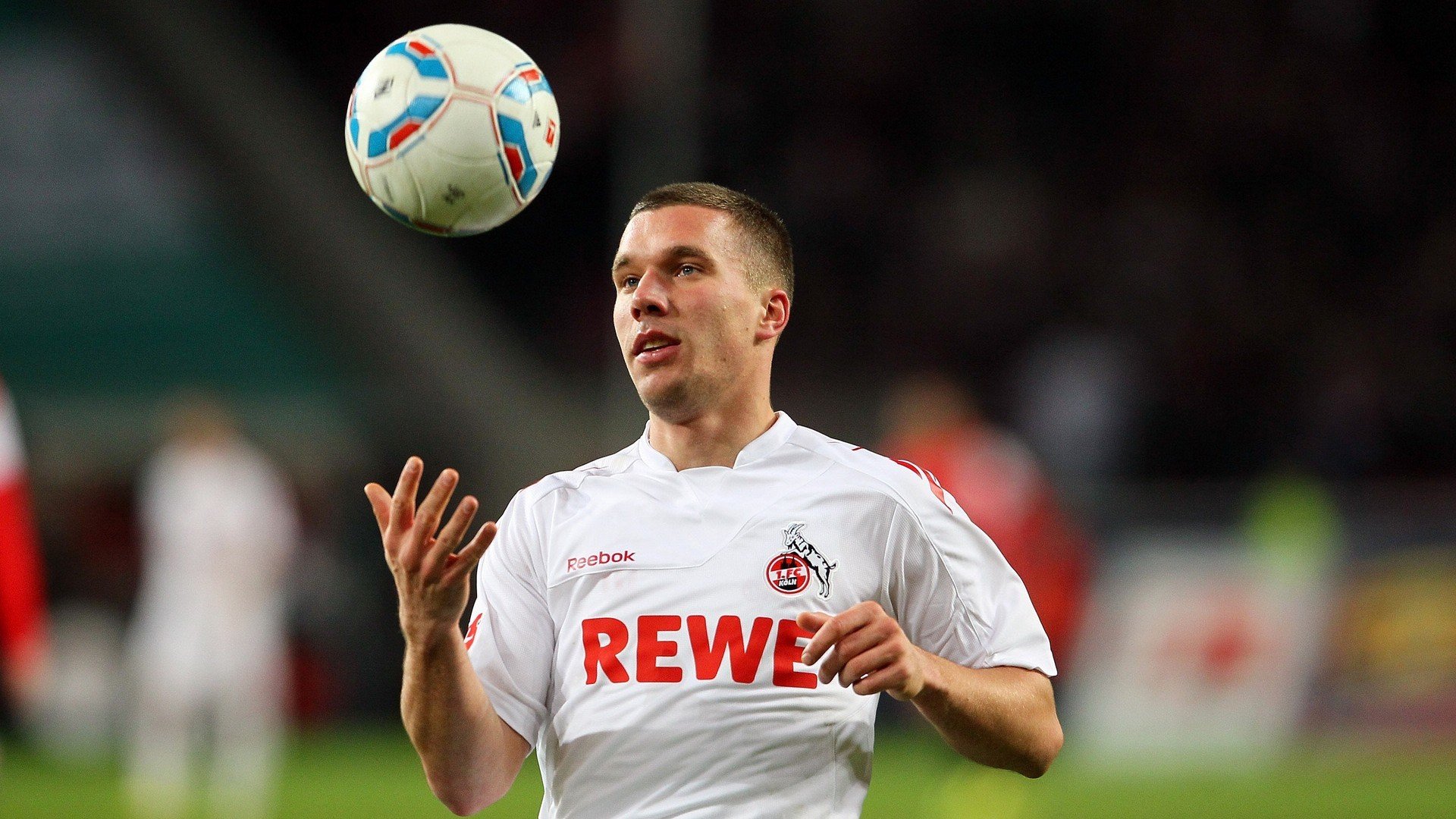 九游登录入口-《电竞界的“金牌搭档”：合作背后的故事》，电竞与品牌合作