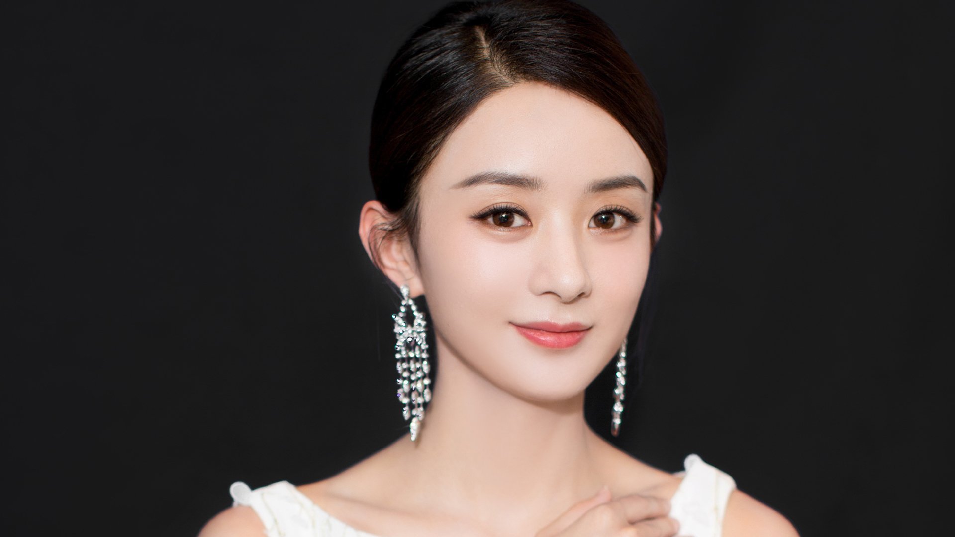 《电竞直播：多平台同步转播创新体验》，电竞带动直播