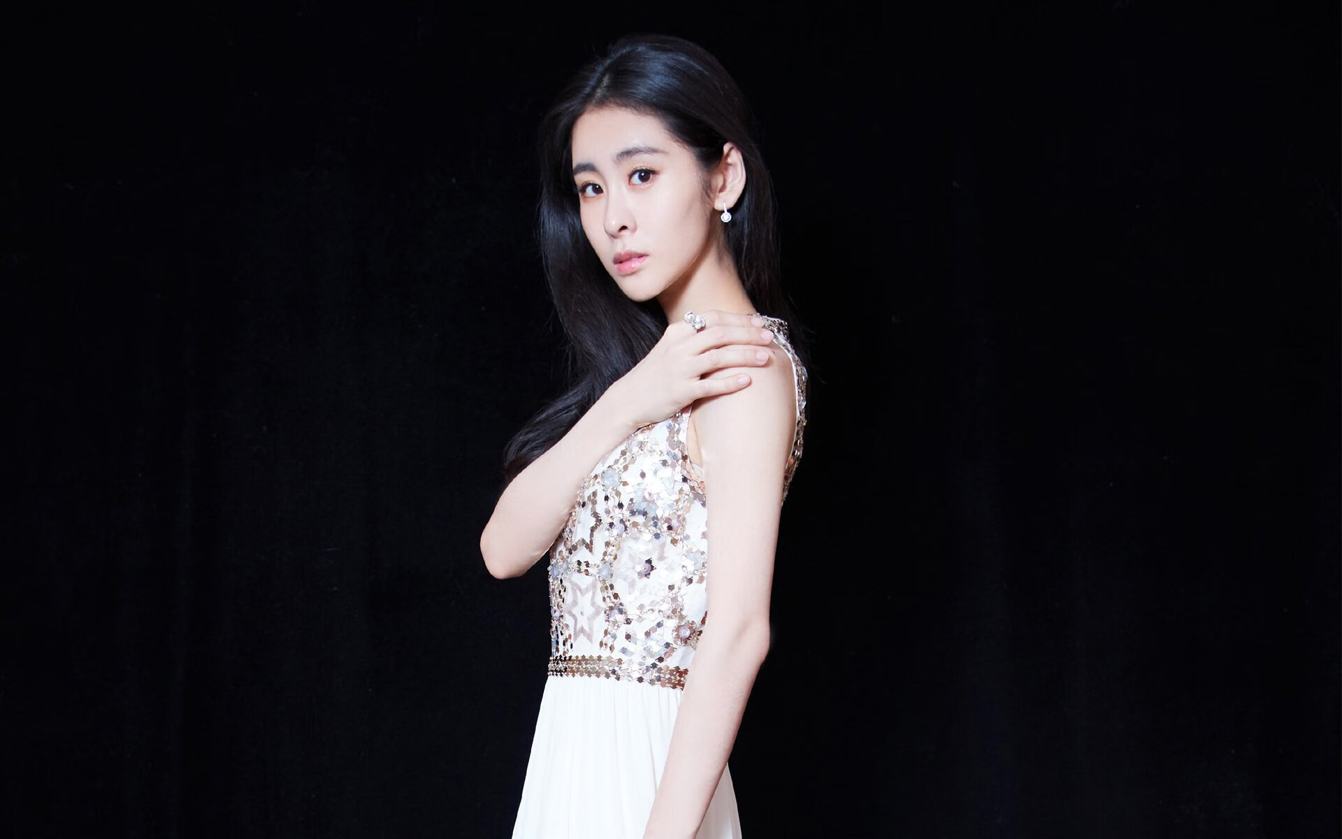 九游(jiuyou)官方网站-全明星票选首轮公布，库里继续领跑后场票数，全明星赛库里得分